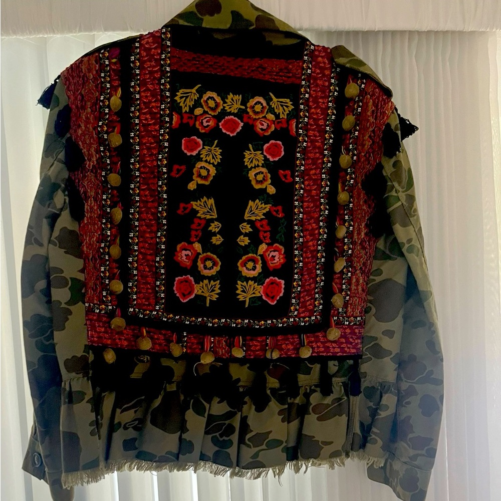 Zara women’s jacket army and beautiful embroidered in the back.
